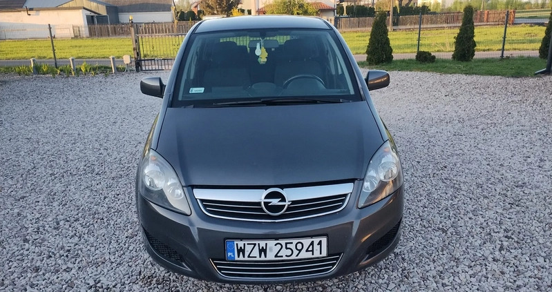 Opel Zafira cena 17500 przebieg: 287000, rok produkcji 2011 z Zwoleń małe 56